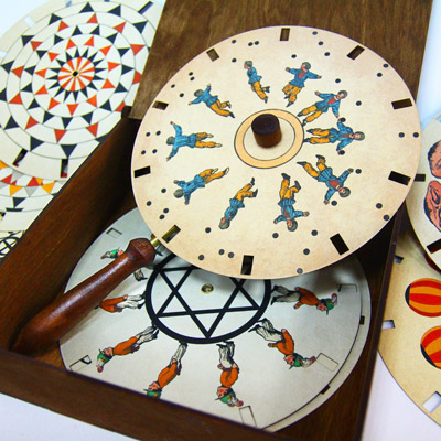Thaumatrope set of 2 boxes Set of 24 optical antique animation toys 